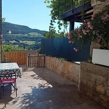 Chez Alexandra Gorges Du Tarn بيت للعطل